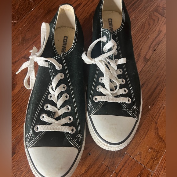 Black converse size 10 men - Picture 2 of 3